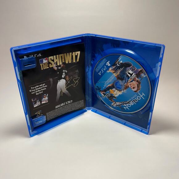 Horizon Zero Dawn - CIB - PS4 - Picture 2 of 6